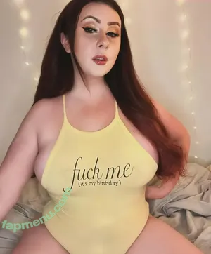 Zara / _ummzara / zaraa nude photo #0008