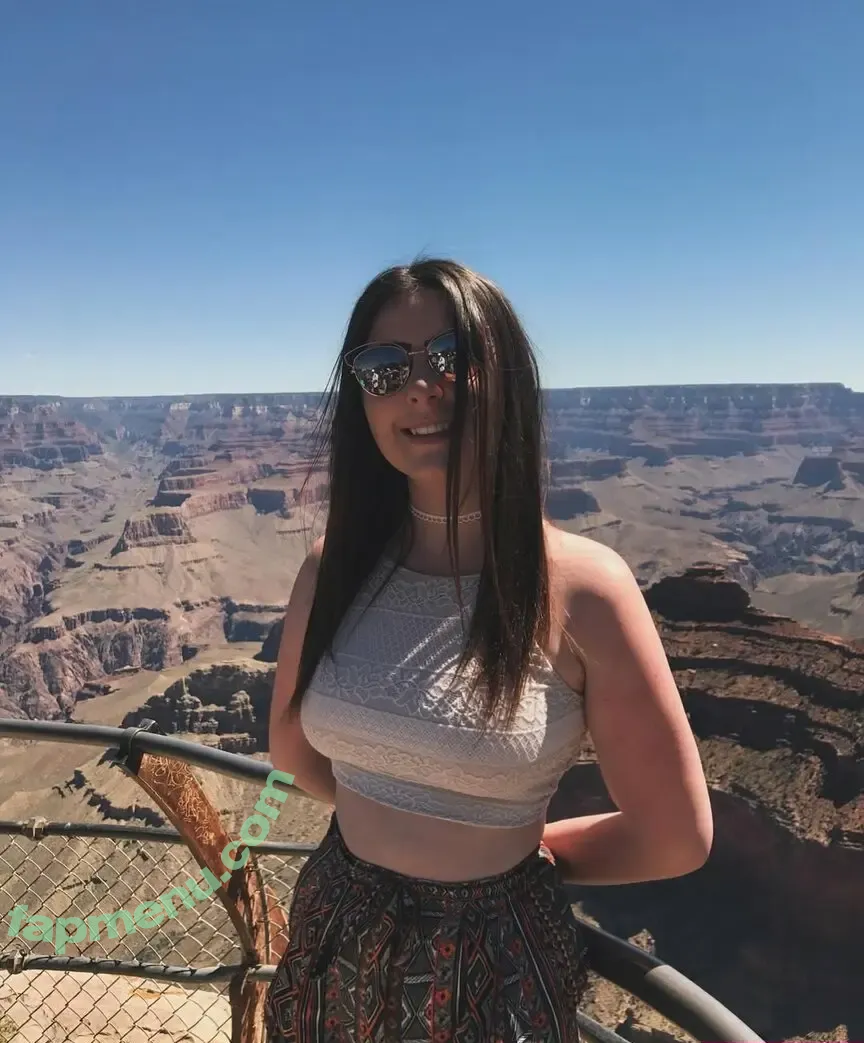 Zara nude photo #0011 (_ummzara / zaraa)