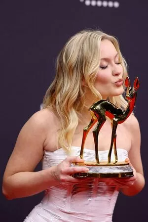 Zara Larsson / zaralarsson nude photo #0471