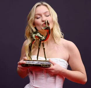 Zara Larsson / zaralarsson nude photo #0478