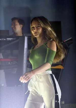 Zara Larsson / zaralarsson nude photo #0502