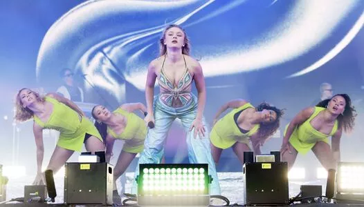 Zara Larsson / zaralarsson nude photo #0508