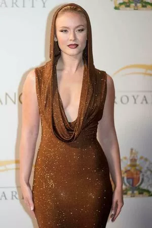 Zara Larsson / zaralarsson nude photo #0523