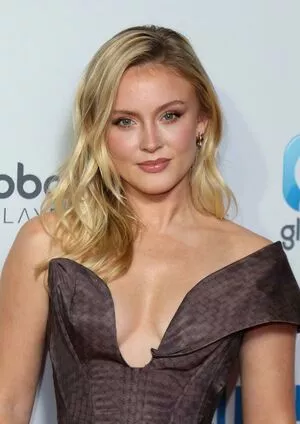 Zara Larsson / zaralarsson nude photo #0563