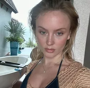 Zara Larsson / zaralarsson nude photo #0575