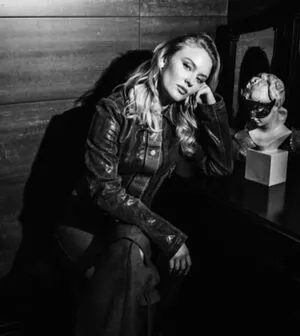 Zara Larsson / zaralarsson nude photo #0631