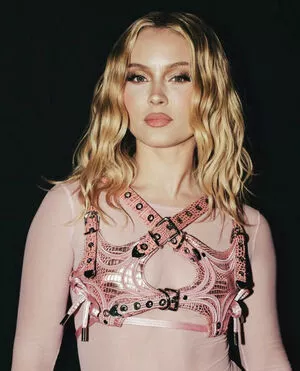 Zara Larsson / zaralarsson nude photo #0666