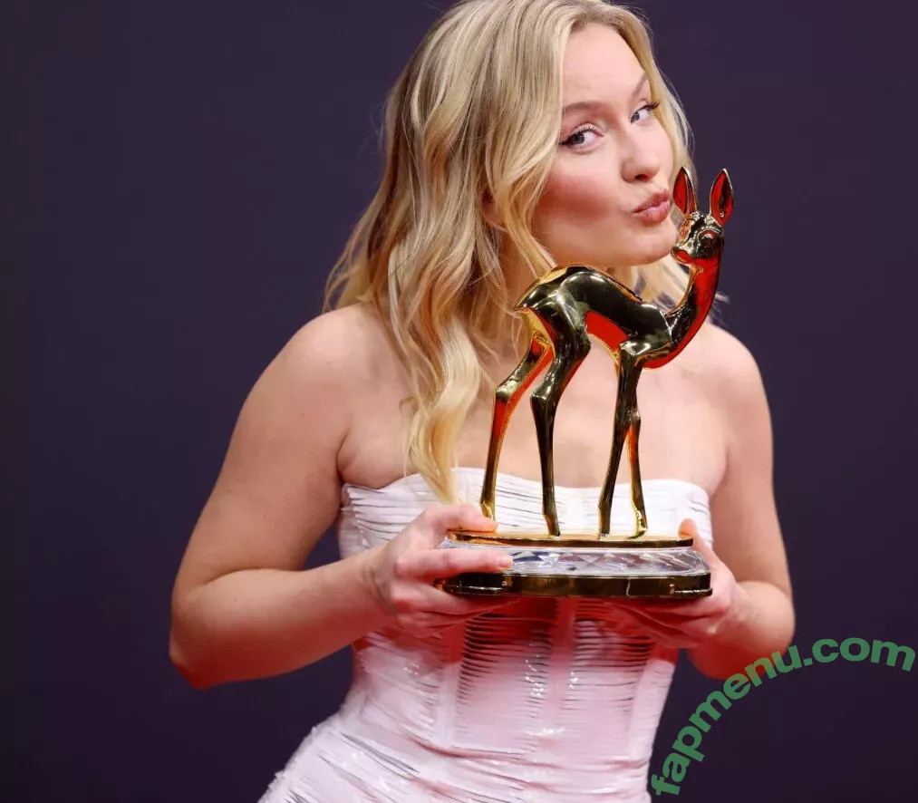 Zara Larsson nude photo #0472 (zaralarsson)