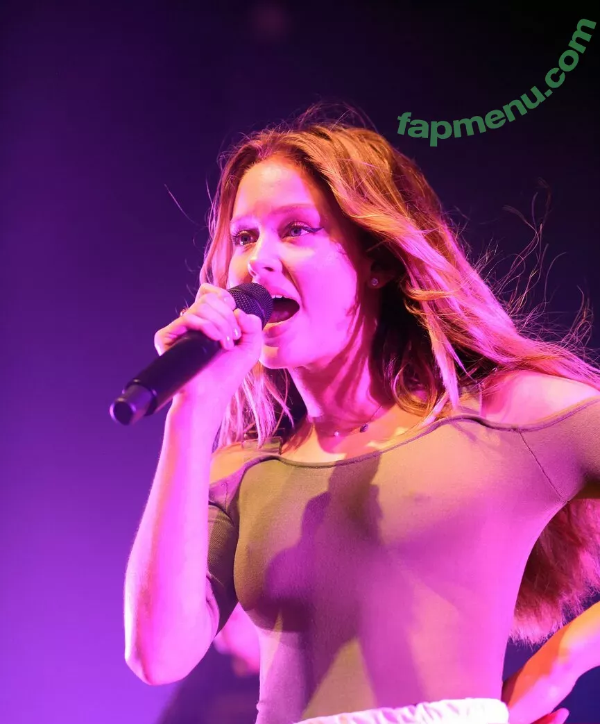 Zara Larsson nude photo #0500 (zaralarsson)