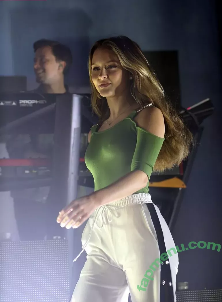 Zara Larsson nude photo #0502 (zaralarsson)