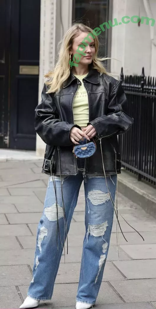 Zara Larsson nude photo #0605 (zaralarsson)