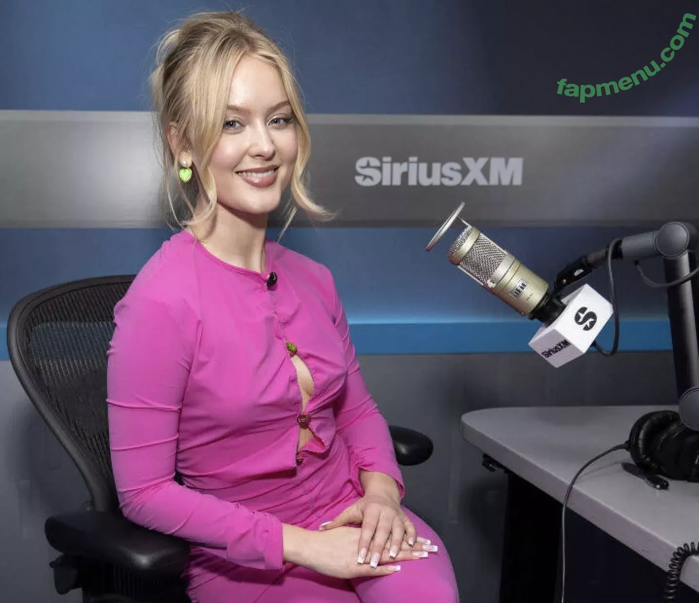 Zara Larsson nude photo #0609 (zaralarsson)