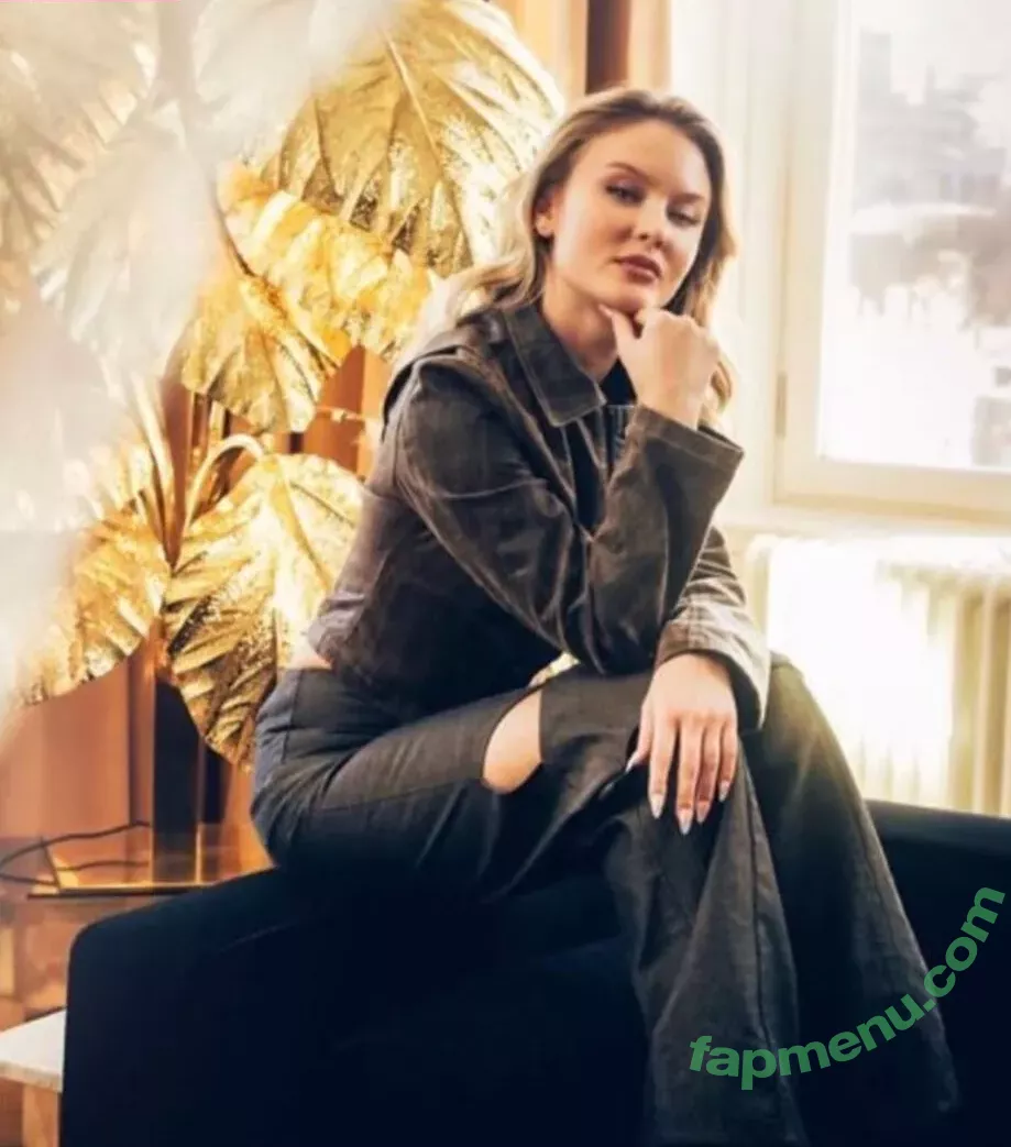 Zara Larsson nude photo #0632 (zaralarsson)