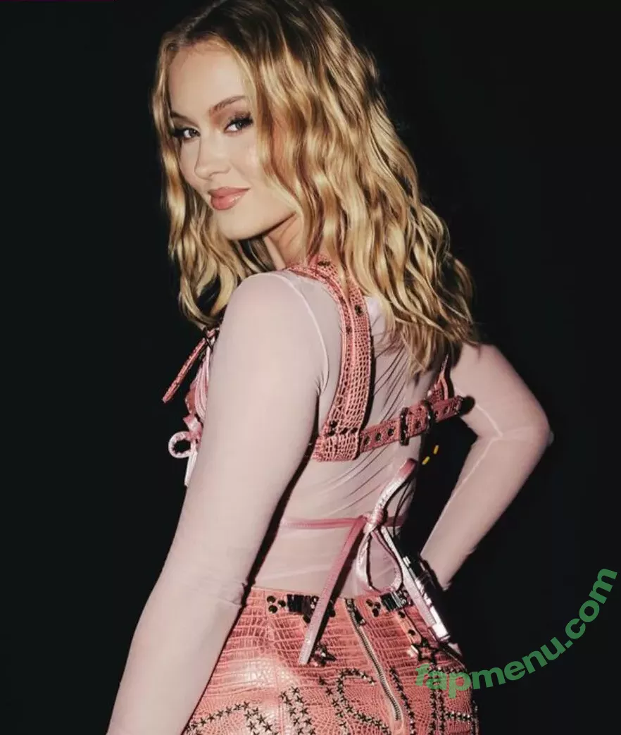 Zara Larsson nude photo #0675 (zaralarsson)