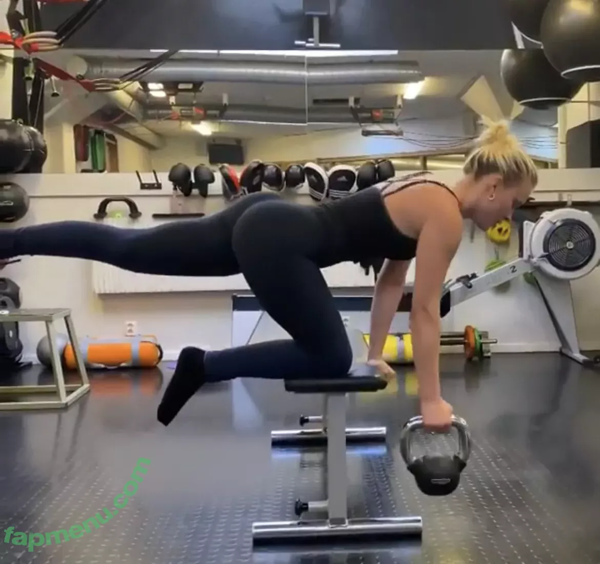 Zara Larsson nude photo #0773 (zaralarsson)