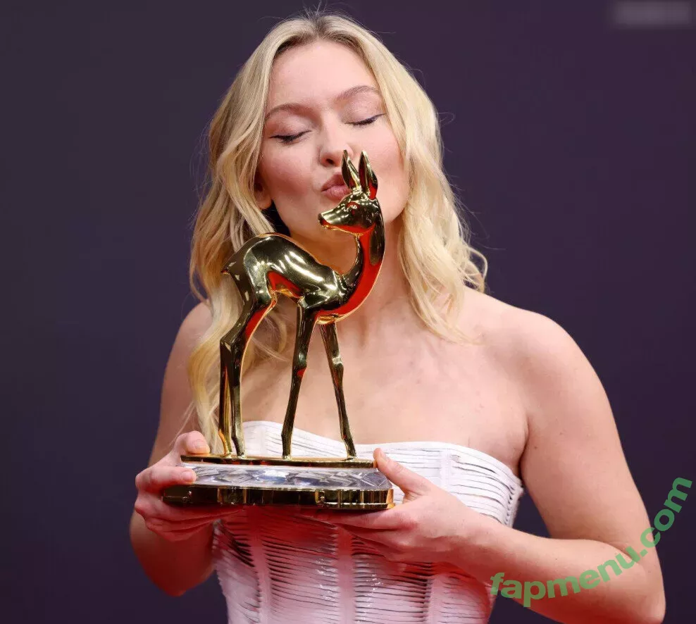 Zara Larsson nude photo #0903 (zaralarsson)