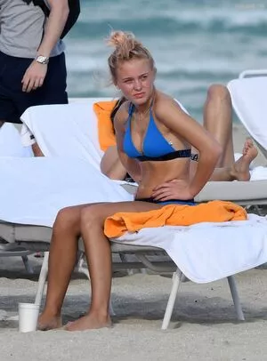 Zara Larsson / zaralarsson nude photo #1015