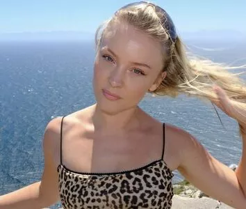 Zara Larsson / zaralarsson nude photo #1393