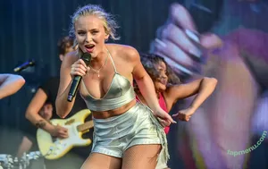 Zara Larsson / zaralarsson nude photo #1451