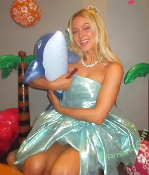 Zara Larsson / zaralarsson nude photo #1772