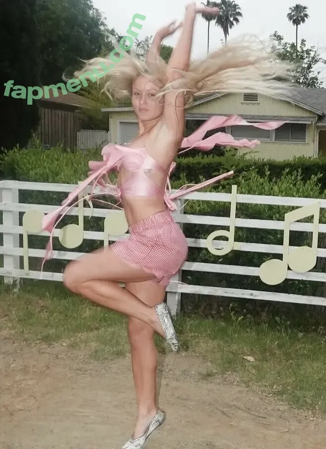 Zara Larsson nude photo #1590 (zaralarsson)