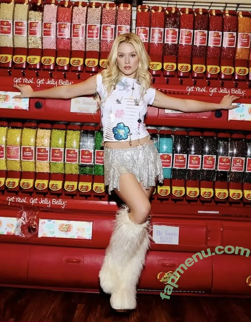 Zara Larsson nude photo #1623 (zaralarsson)
