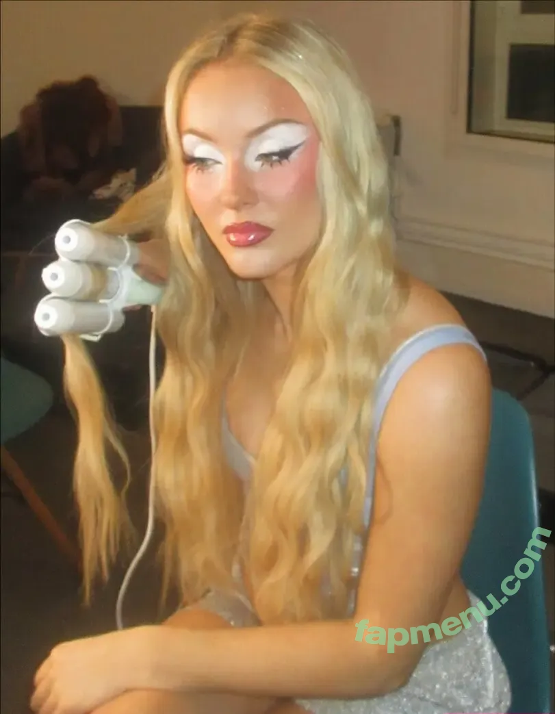 Zara Larsson nude photo #1814 (zaralarsson)