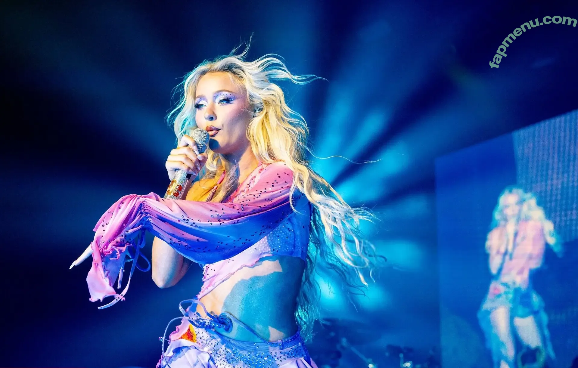 Zara Larsson nude photo #1871 (zaralarsson)