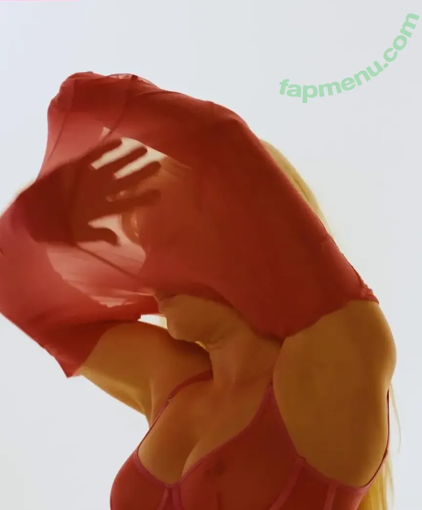 Zara Larsson nude photo #1882 (zaralarsson)