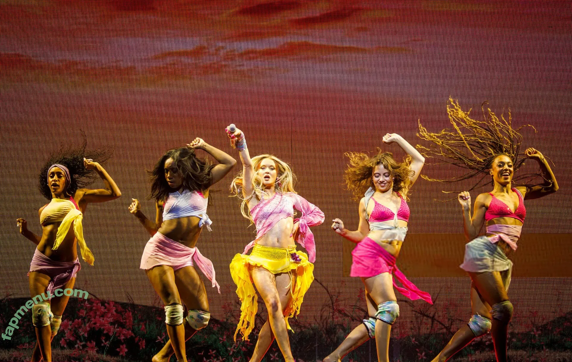 Zara Larsson nude photo #1924 (zaralarsson)