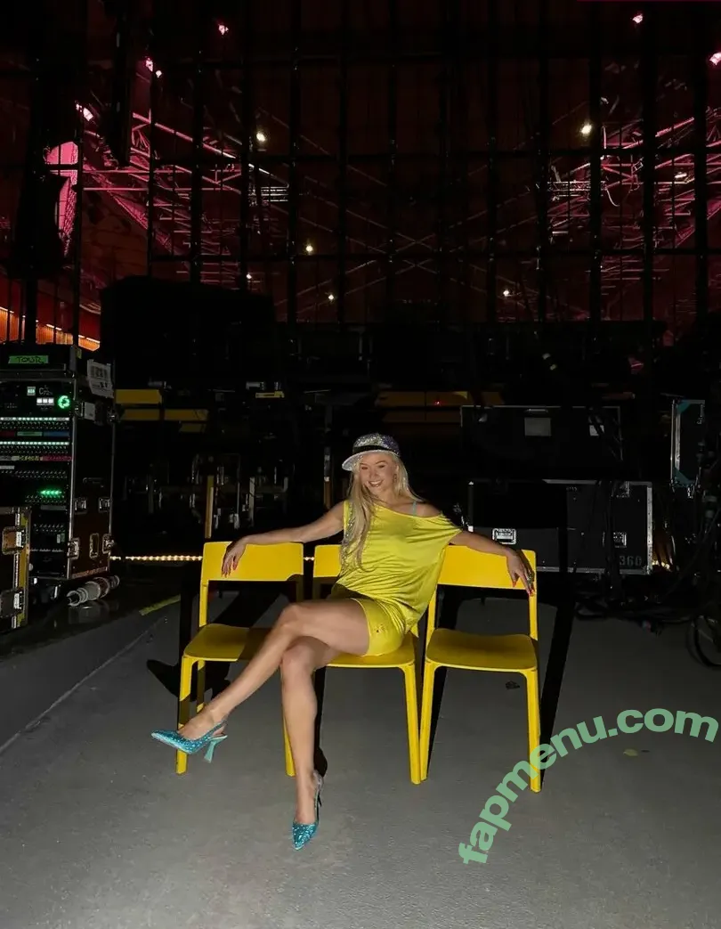 Zara Larsson nude photo #1971 (zaralarsson)