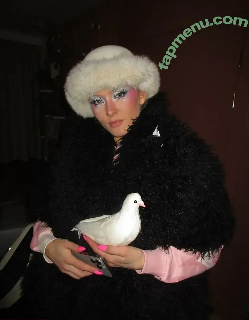 Zara Larsson nude photo #1973 (zaralarsson)