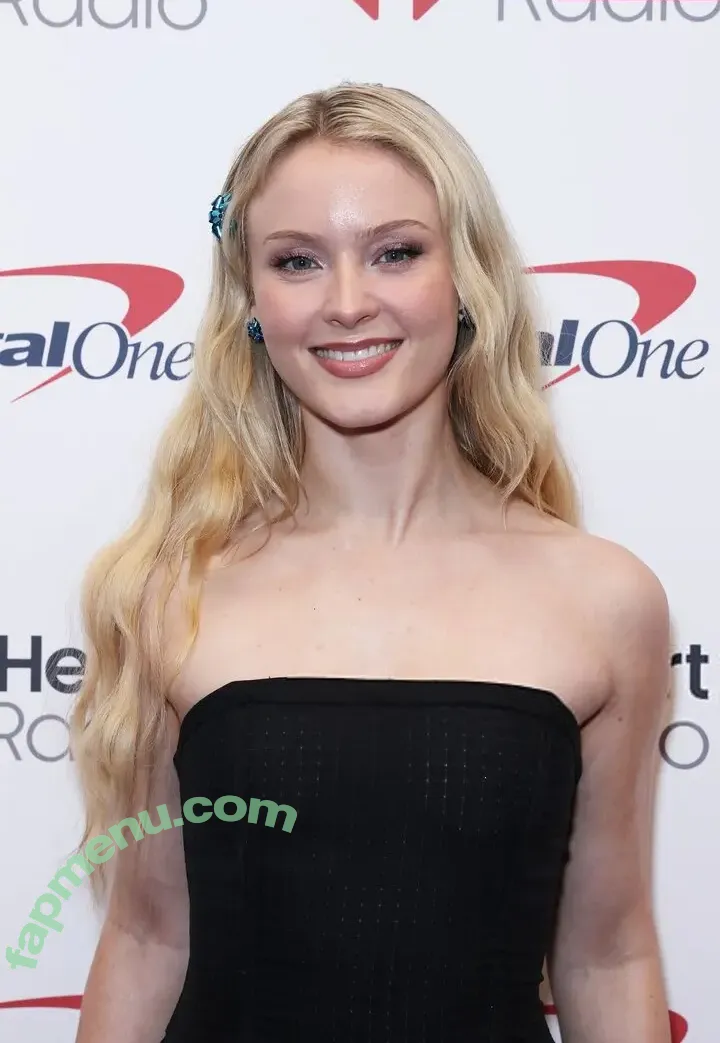 Zara Larsson nude photo #2183 (zaralarsson)