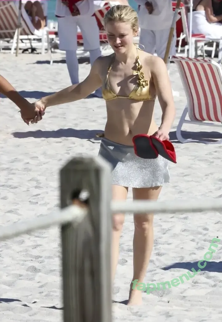 Zara Larsson nude photo #2235 (zaralarsson)