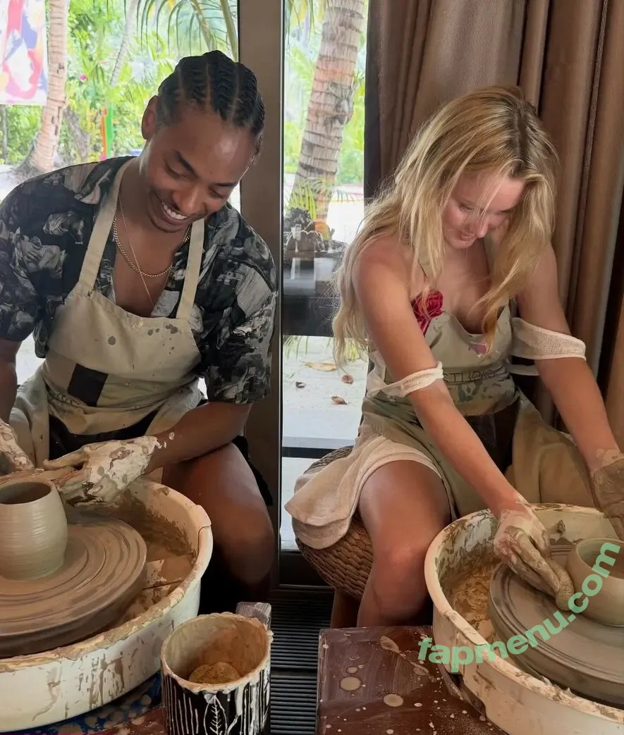 Zara Larsson nude photo #2292 (zaralarsson)