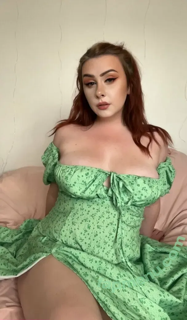 zaraa nude photo #0189 (zaraa.gg)