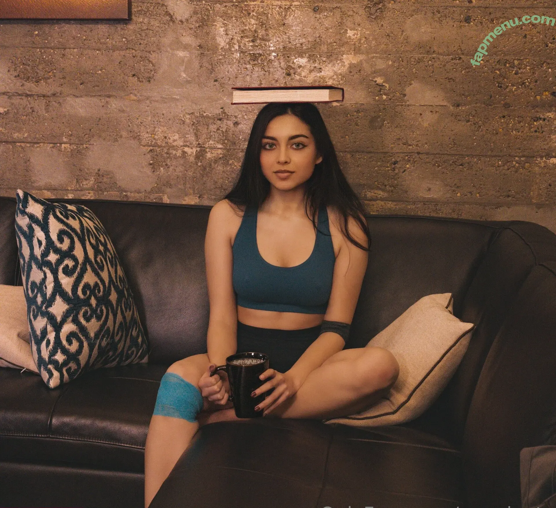 zaradar.tv nude photo #0076 (zara.darz)