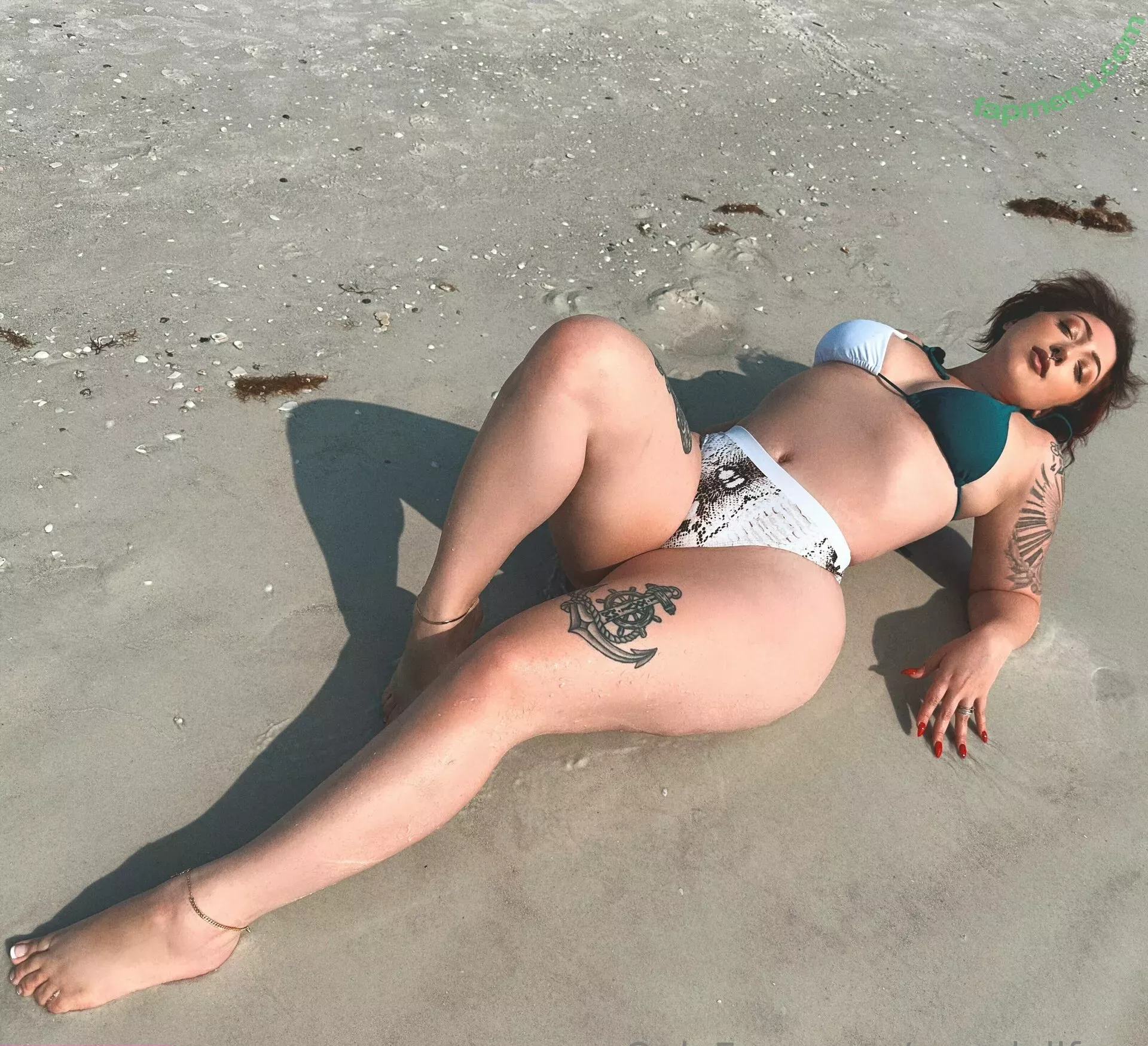 zaradollfree nude photo #0026 (loly_by_zita_moldovan)