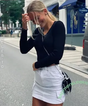 Zarah Ellen / zarah.ellen / zarah_eln nude photo #0023