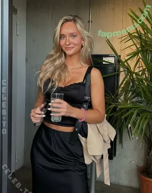 Zarah Ellen / zarah.ellen / zarah_eln nude photo #0028