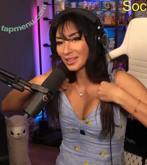 zaraondemand / ZaraPlaysGames / zaravanderguild nude photo #0066