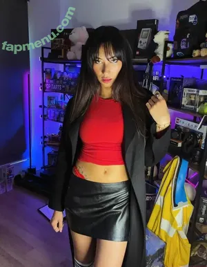 zaraondemand / ZaraPlaysGames / zaravanderguild nude photo #0069