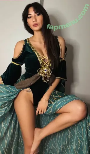 zaraondemand / ZaraPlaysGames / zaravanderguild nude photo #0075