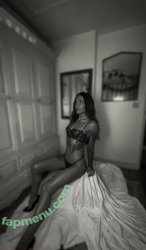 zaraphillips / zarahphillips nude photo #0007