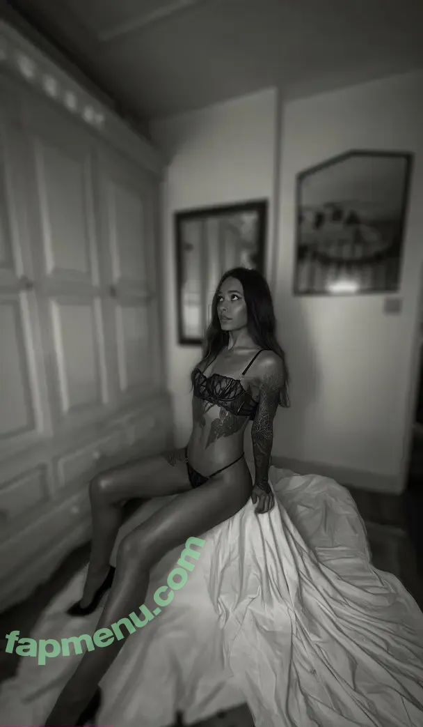 zaraphillips nude photo #0007 (zarahphillips)