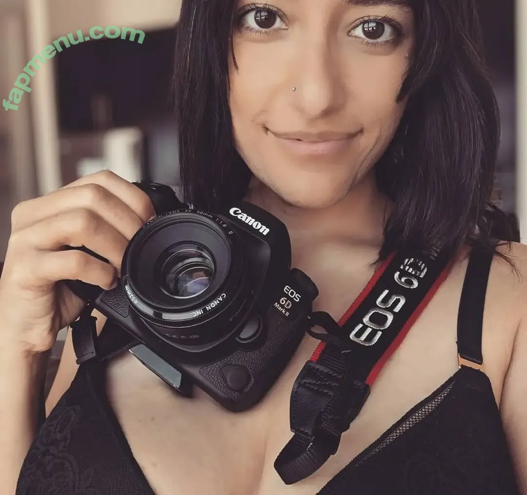 zarasutra nude photo #0075 (Zara Sutra / ZaraSutraXO)