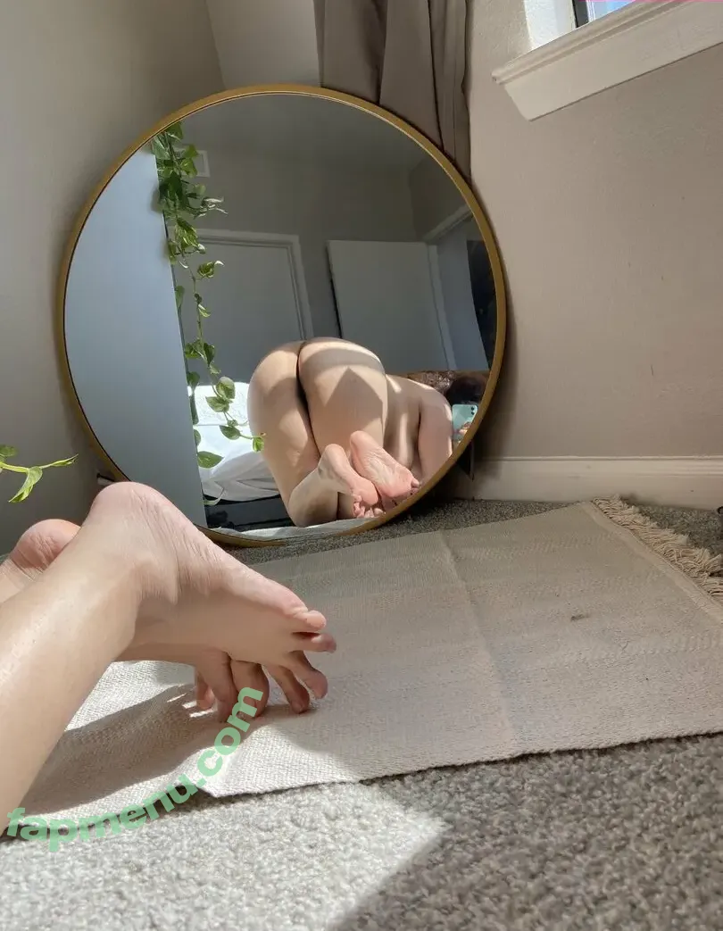 zarasutra nude photo #0082 (Zara Sutra / ZaraSutraXO)