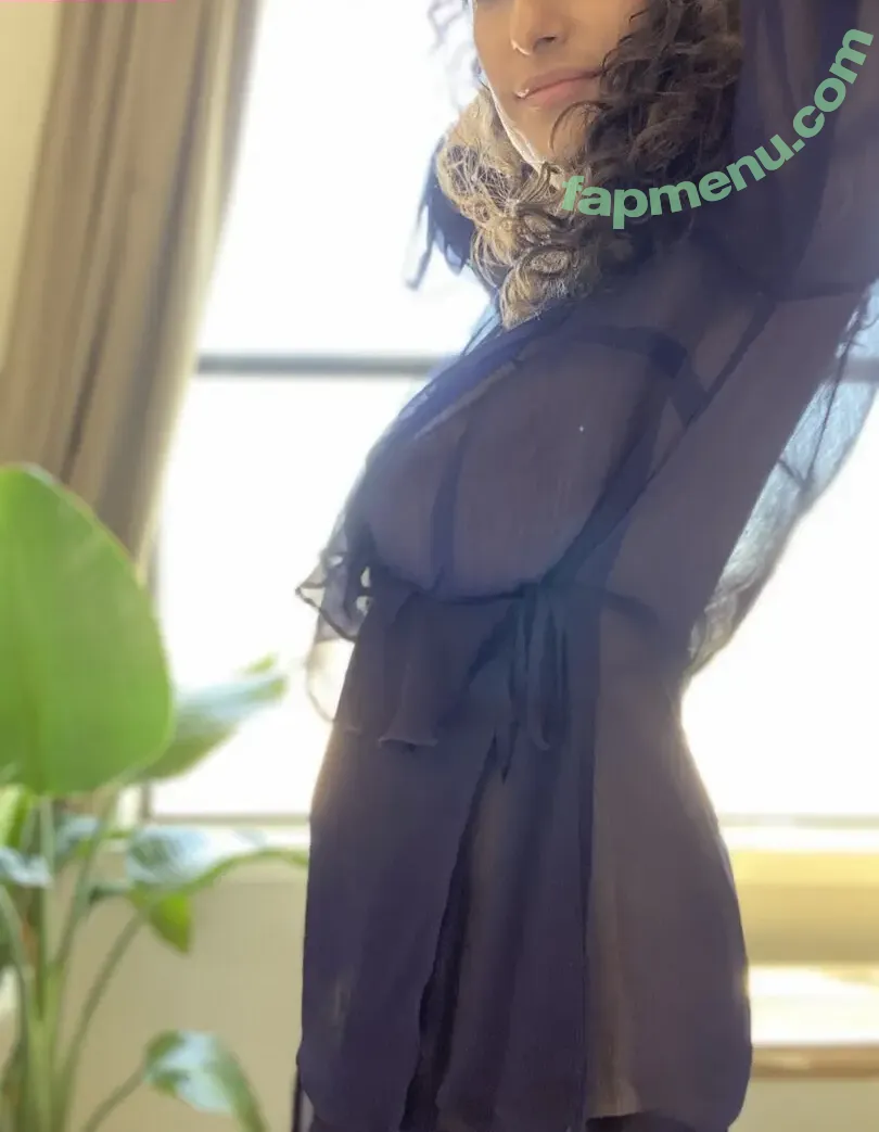 zarasutra nude photo #0083 (Zara Sutra / ZaraSutraXO)