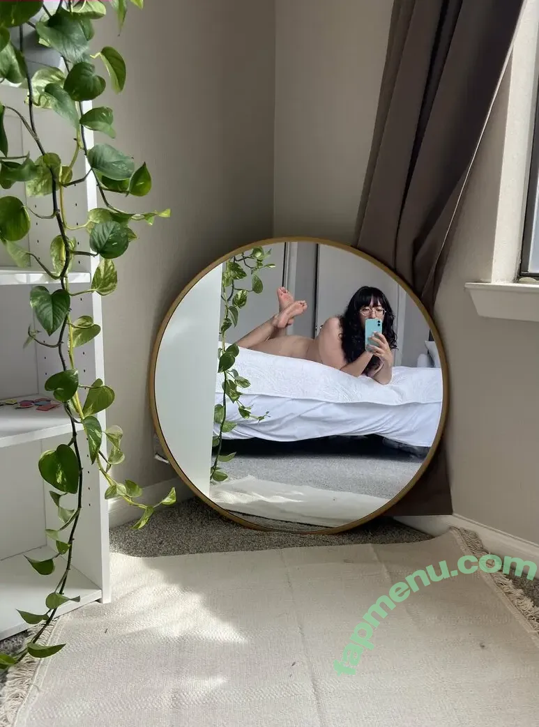 zarasutra nude photo #0090 (Zara Sutra / ZaraSutraXO)