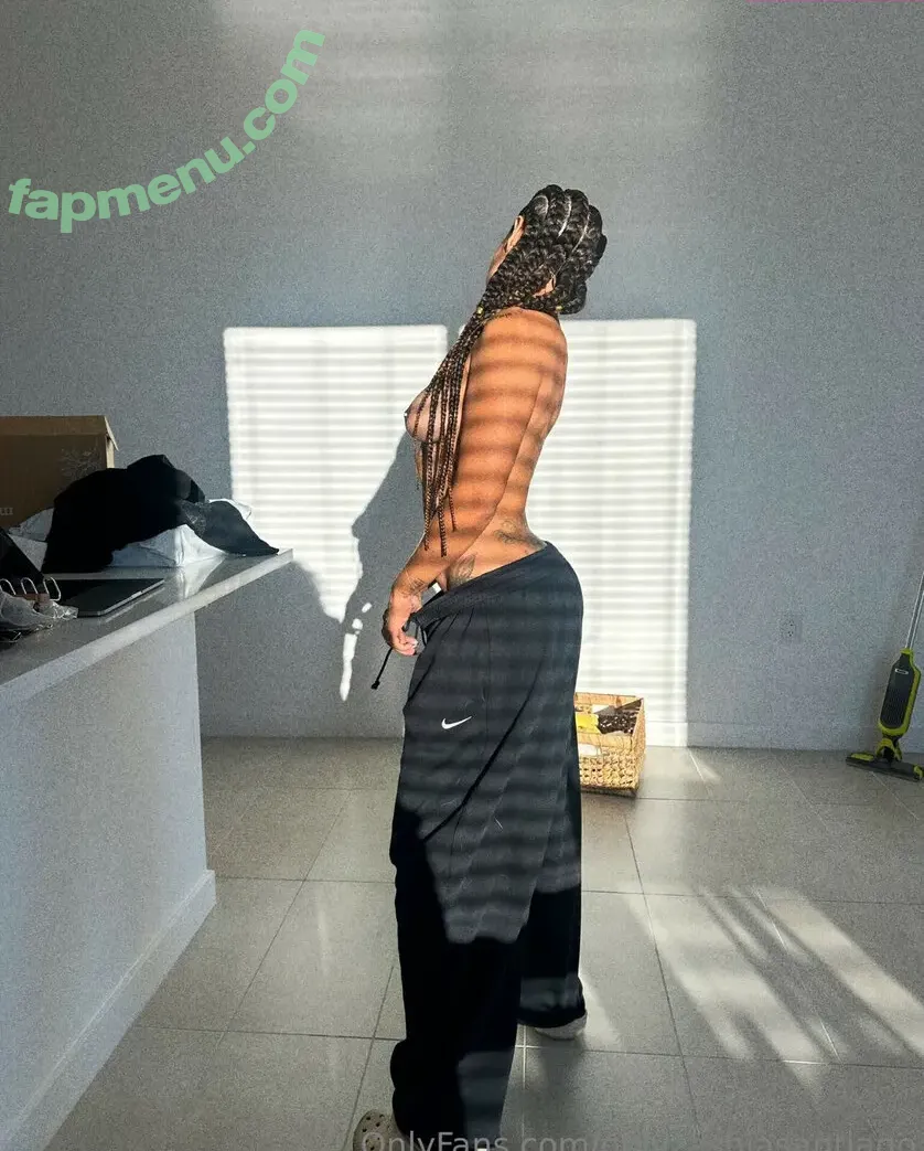 Zashia Santiago nude photo #0007 (officialzashia / zashiasantiago)